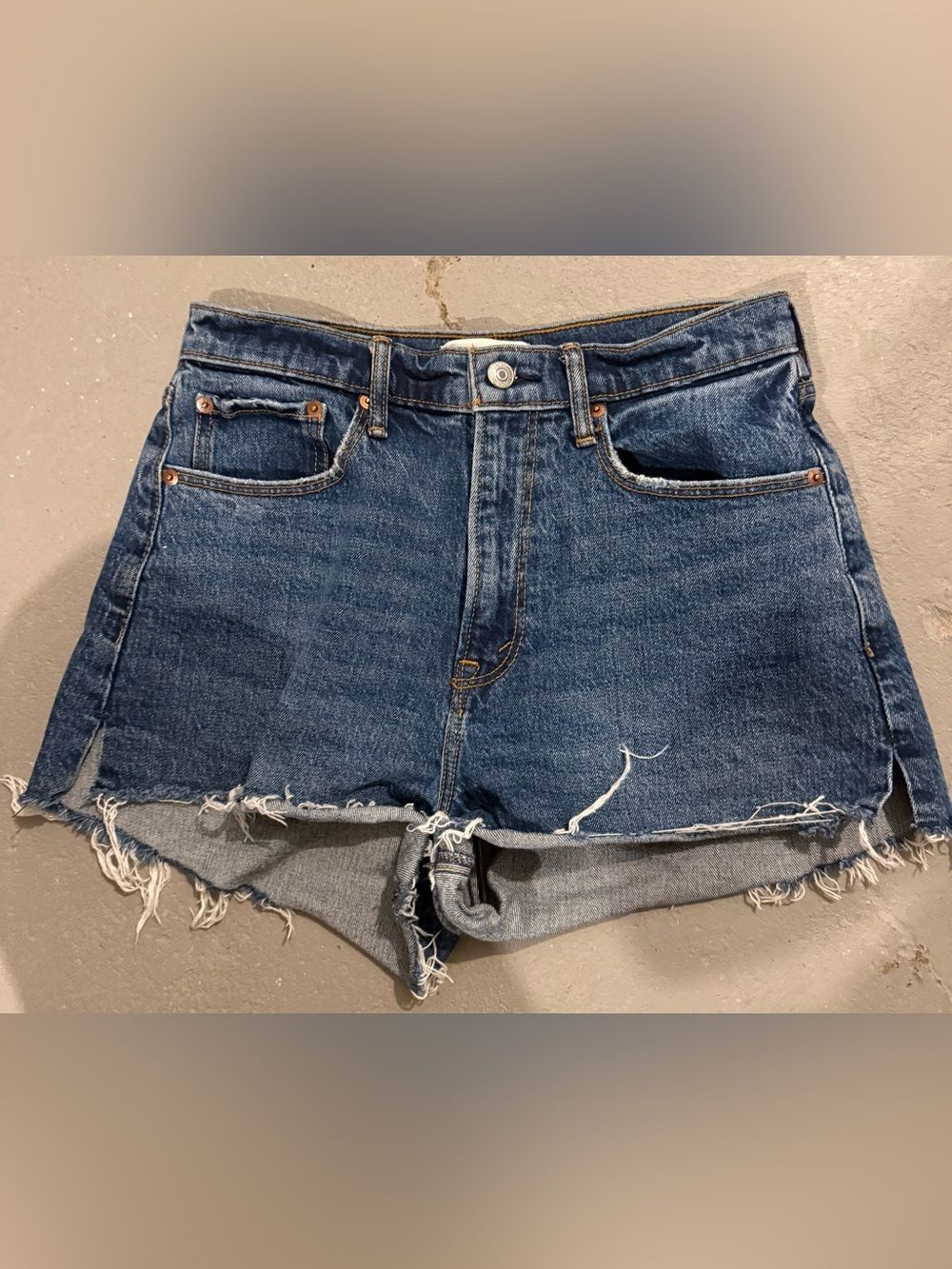 Abercrombie & Fitch The Mom Short High Rise Cutoff Denim Shorts Women's 27/4